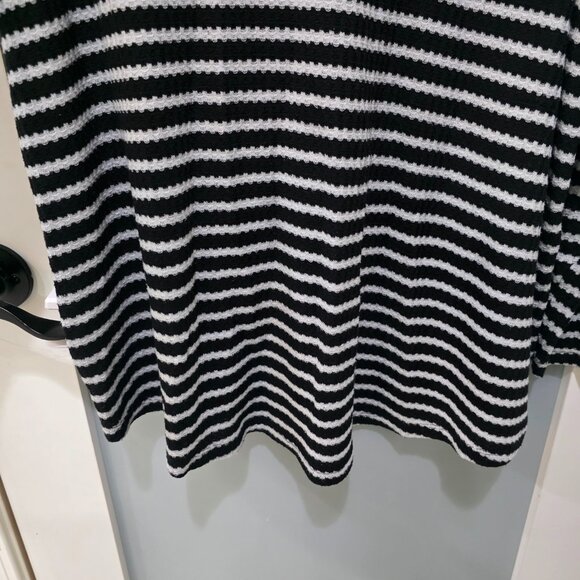 Torrid Plus Size 3X Black White Striped Thermal Waffle Knit Top Cozy Long Sleeve - Picture 6 of 11